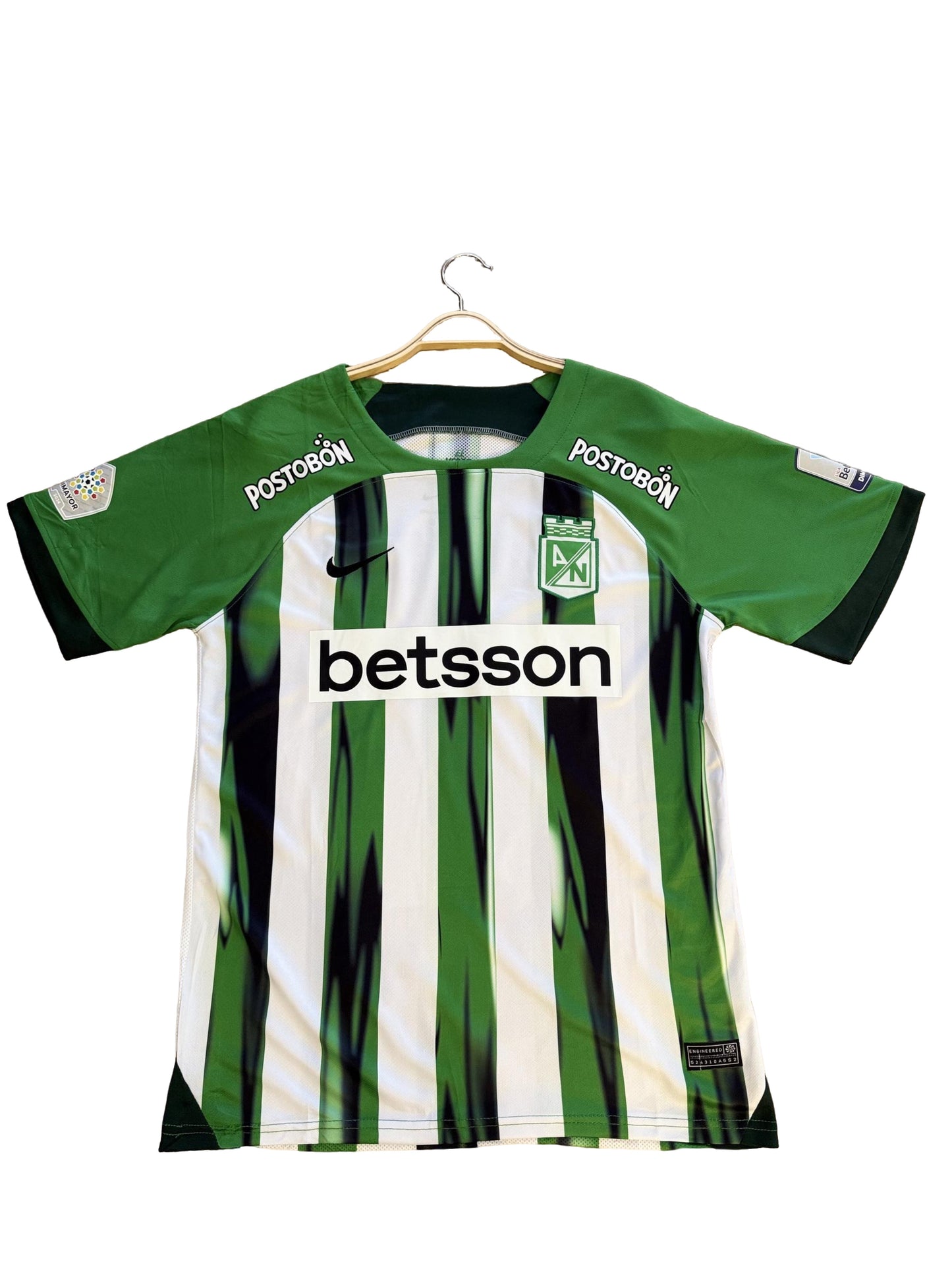 Camiseta Atlético Nacional rayada Betsson Nike